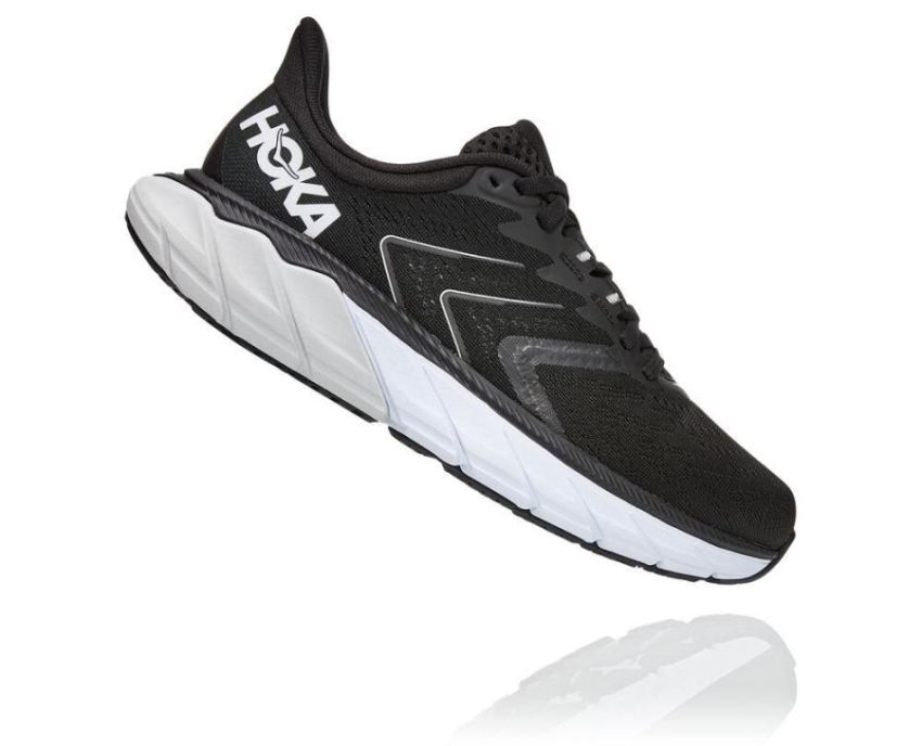 Arahi 5 Supportive Running Shoe Black / White