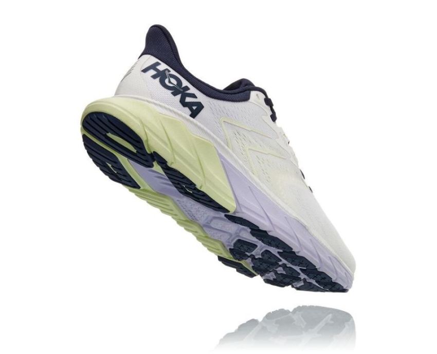 Arahi 5 Supportive Running Shoe Blanc De Blanc / Outer Space