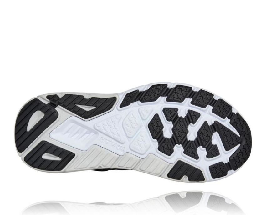 Arahi 5 Supportive Running Shoe Black / White