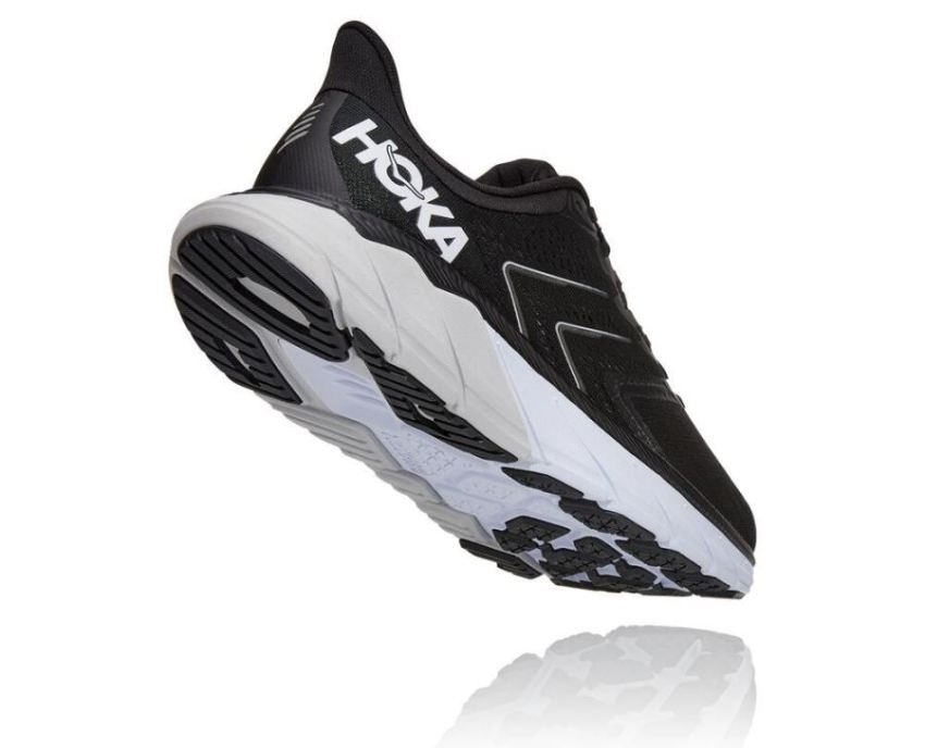 Arahi 5 Supportive Running Shoe Black / White